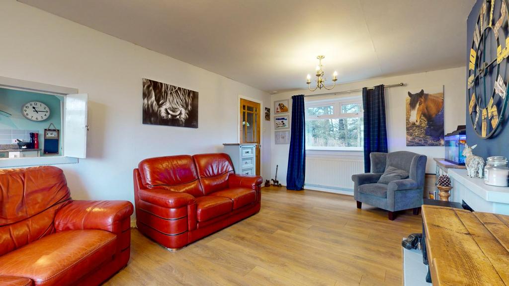 Sitting Room & Dining Area