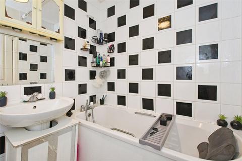 21 Wentworth Close, London, SE28 8QW