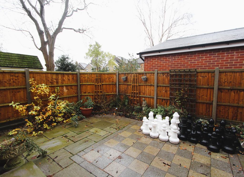 Rear Patio Garden