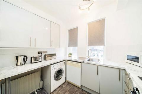 3 bedroom flat to rent, Knightsbridge, London SW1X