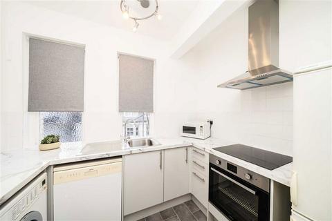 3 bedroom flat to rent, Knightsbridge, London SW1X