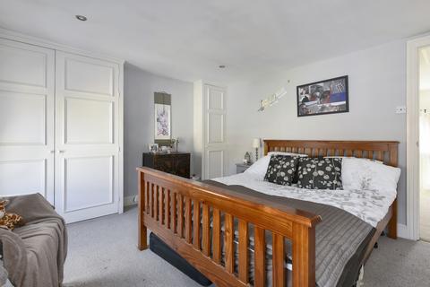 3 bedroom house to rent, Atherton Street Battersea SW11