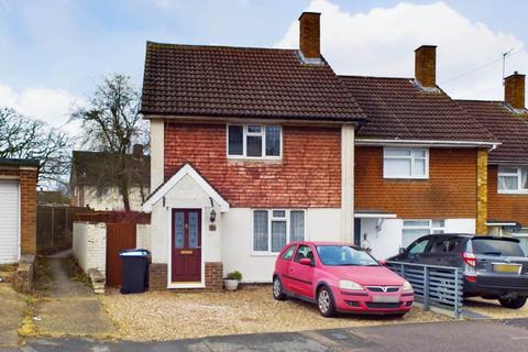 2 bedroom end of terrace house for sale, Lyne Way, Warners End