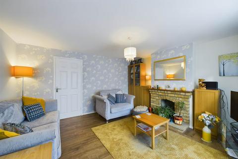 2 bedroom end of terrace house for sale, Lyne Way, Warners End