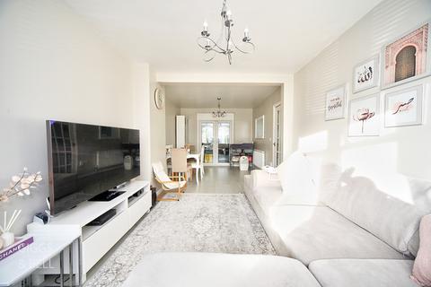 3 bedroom semi-detached house for sale, Willow Way, Luton, LU3