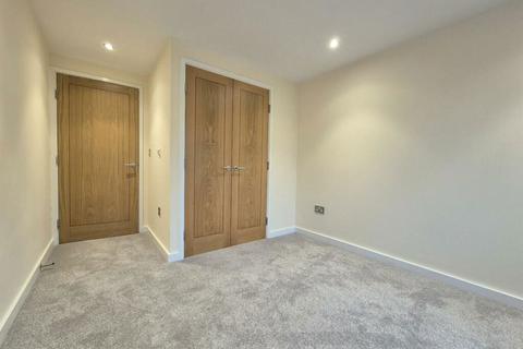 1 bedroom flat for sale, Southwell Park Road, Surrey, Camberley, Surrey, GU15 3GH