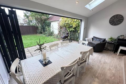 88 Anglesea Road, Shirley, Southampton, SO15 5QS
