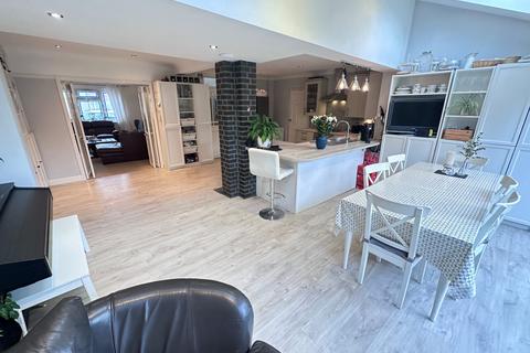 88 Anglesea Road, Shirley, Southampton, SO15 5QS