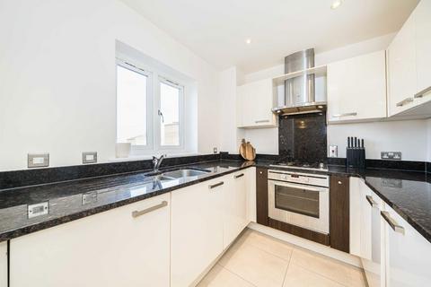 2 bedroom flat to rent, Solway Road, London SE22