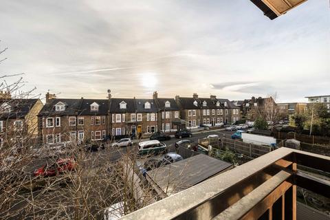 2 bedroom flat to rent, Solway Road, London SE22