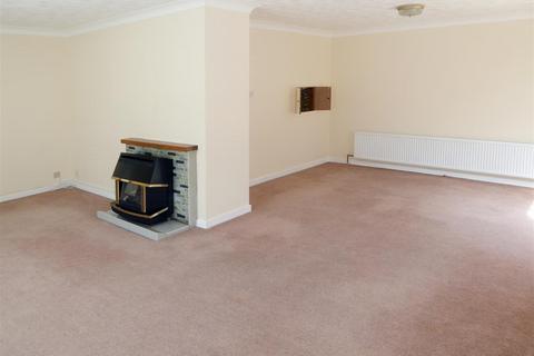 3 bedroom detached bungalow to rent, Cromwell Avenue, Beccles NR34