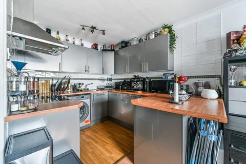 1 bedroom flat for sale, York Court, Wallington, SM6