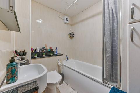 Flat 3, York Court, 11 Ross Road, Wallington, SM6 8QN
