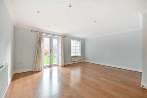 3 bedroom maisonette to rent, Hengest Avenue, Hinchley Wood, Esher, KT10