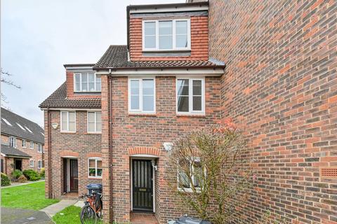 4 bedroom mews for sale, Godolphin Place, East Acton, London, W3