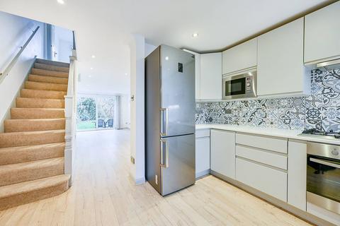 4 bedroom mews for sale, Godolphin Place, East Acton, London, W3