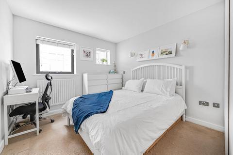 2 bedroom flat for sale, Morton Road, Islington