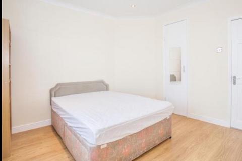 2 bedroom flat for sale, White City Estate, London W12