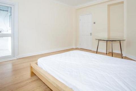 2 bedroom flat for sale, White City Estate, London W12