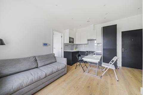 1 bedroom apartment to rent, Abbeville Road Clapham SW4