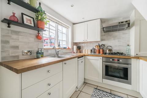 2 bedroom end of terrace house for sale, Farncombe Street, Surrey GU7