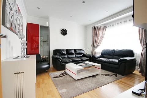 4 bedroom semi-detached house to rent, Carlton Avenue, Oakwood, N14