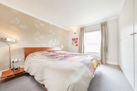 2 bedroom flat for sale, Osier Mews, London W4