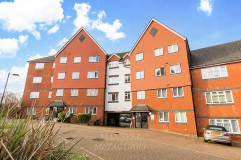 2 bedroom flat for sale, Tower Close, East Grinstead RH19