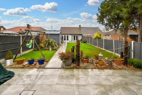 2 bedroom semi-detached bungalow for sale, Canvey Island SS8