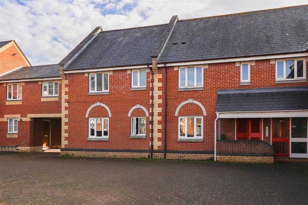 Hadlige Raje Wilson Road, Hadleigh, IP7 2 bed flat - £160,000