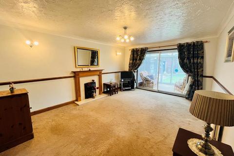 3 bedroom detached bungalow to rent, Badsey Fields Lane, Badsey, Evesham