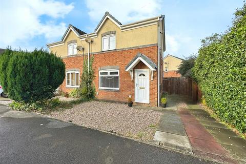 2 bedroom semi-detached house for sale, Appledore Close, Hull HU9