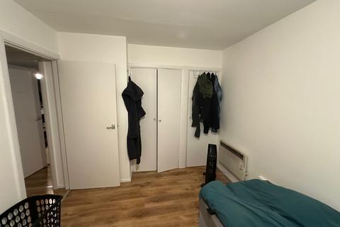 1 bedroom flat to rent, Valley Fields Crescent, Enfield EN2