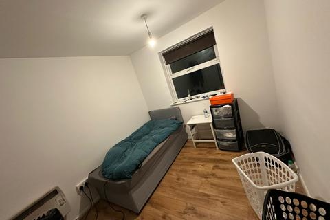 1 bedroom flat to rent, Valley Fields Crescent, Enfield EN2