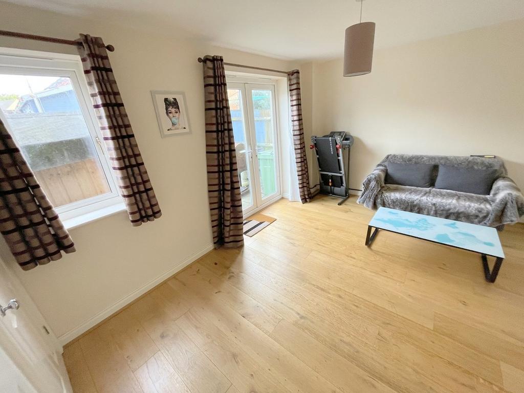 Ground floor reception room/bedroom