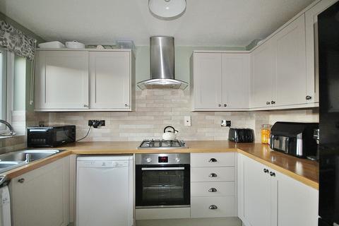 18 Donnington Close, Witney, OX28 5FR