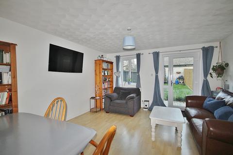 18 Donnington Close, Witney, OX28 5FR