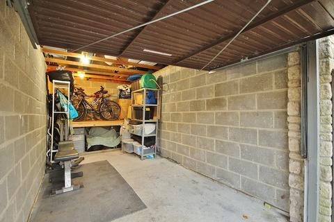 18 Donnington Close, Witney, OX28 5FR
