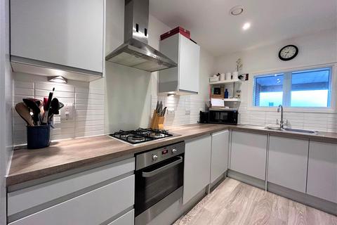 1 bedroom apartment for sale, Hansler Grove, East Molesey KT8