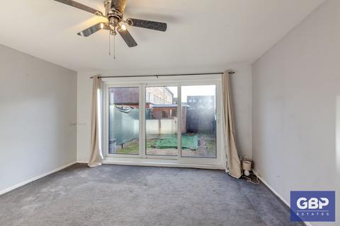 2 bedroom terraced house for sale, Hitchin Close, Romford, RM3