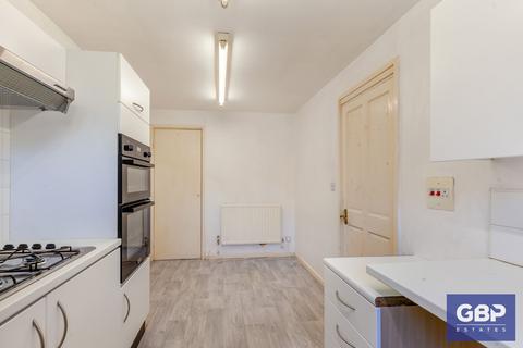 88 Hitchin Close, Romford, RM3 7EQ