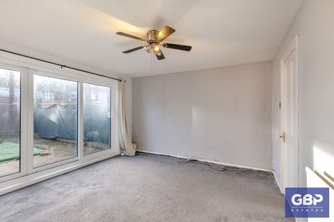 88 Hitchin Close, Romford, RM3 7EQ