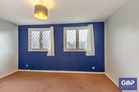 88 Hitchin Close, Romford, RM3 7EQ