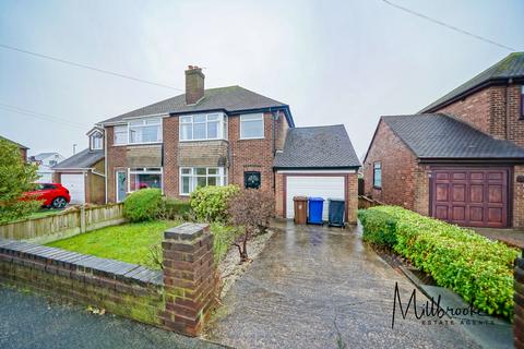 3 bedroom semi-detached house to rent, Parkfield Drive, Tyldesley, M29