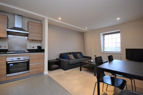 2 bedroom flat to rent, Tweedy Road Bromley BR1