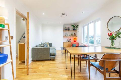 2 bedroom flat for sale, Evering Road, London N16