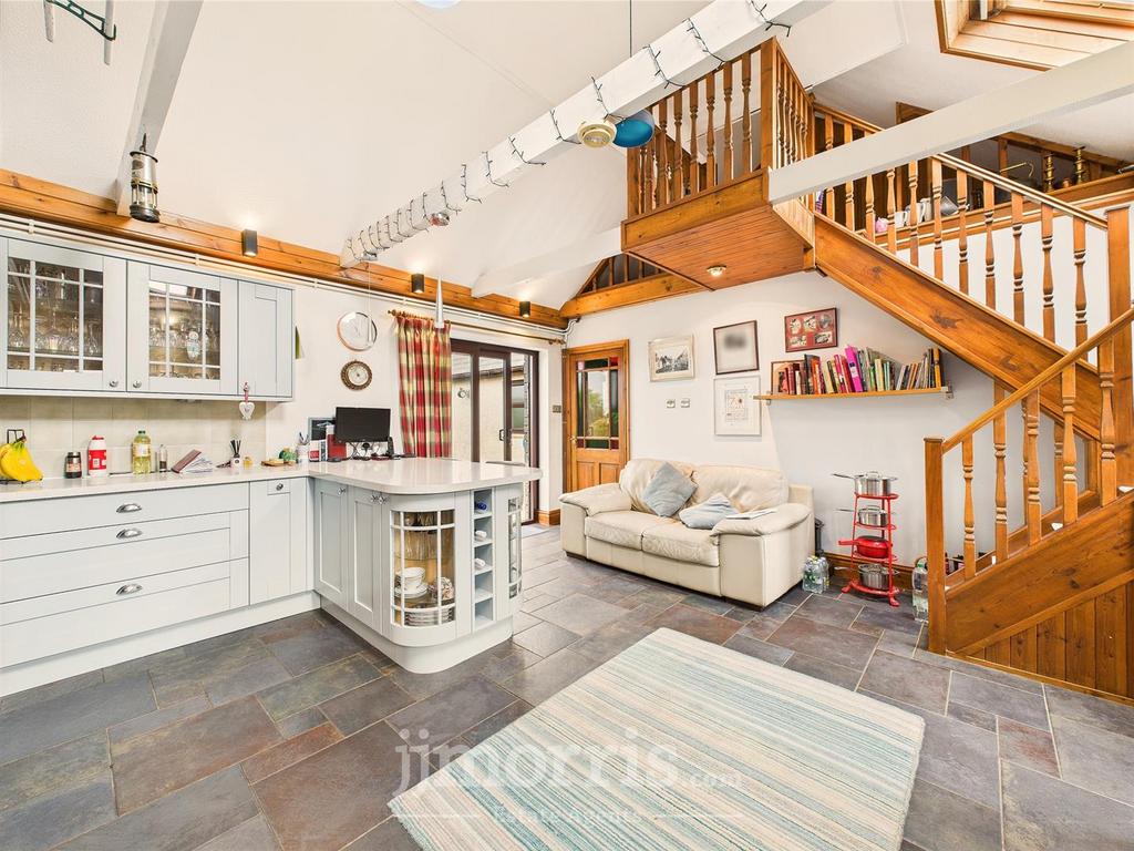 CAM05297 G0-PR0053-STILL027.jpg