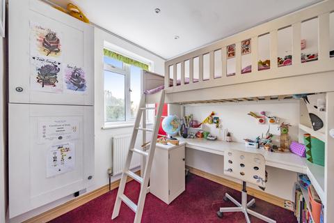 78 Upper Farm Road, West Molesey, KT8 2QU