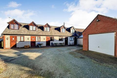 5 bedroom terraced house for sale, Llandysilio, Llanymynech