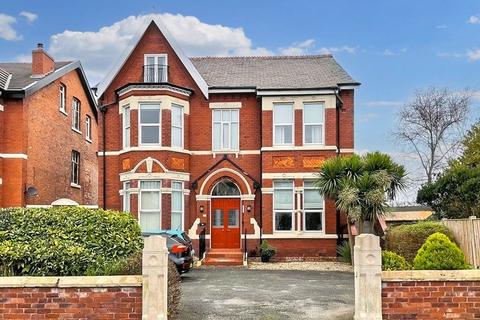 1 bedroom ground floor flat for sale, 13 Regent Road, Southport PR8